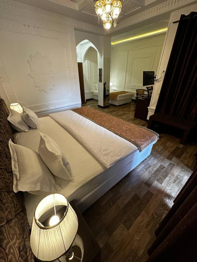 Shahristan Plaza Hotell Buchara Exteriör bild